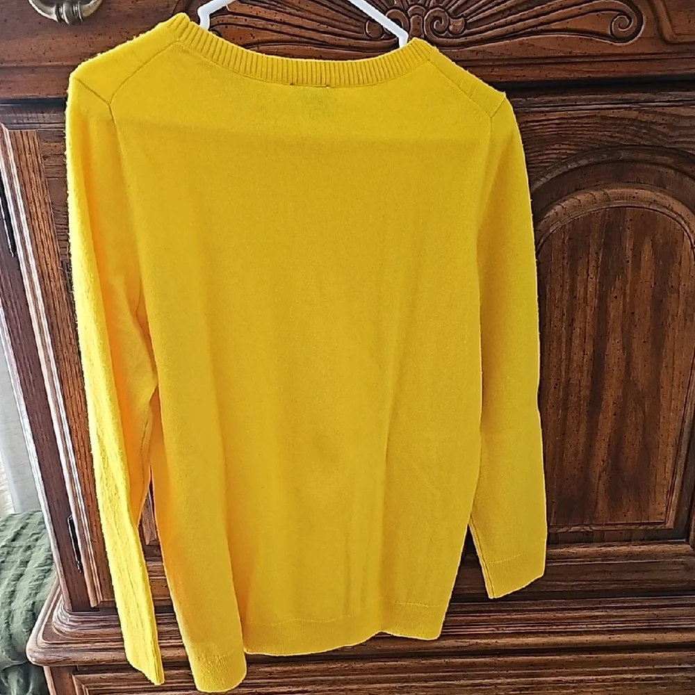 Cashmere Talbots Sunny Yellow Cable Knit Crew Neck Sweater - Picture 3 of 3